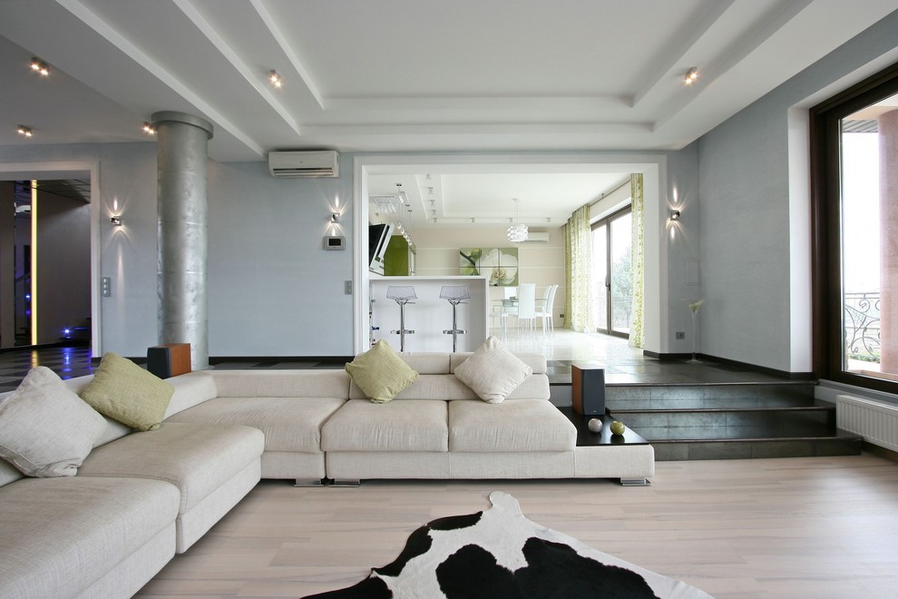 Contemporary style apartment