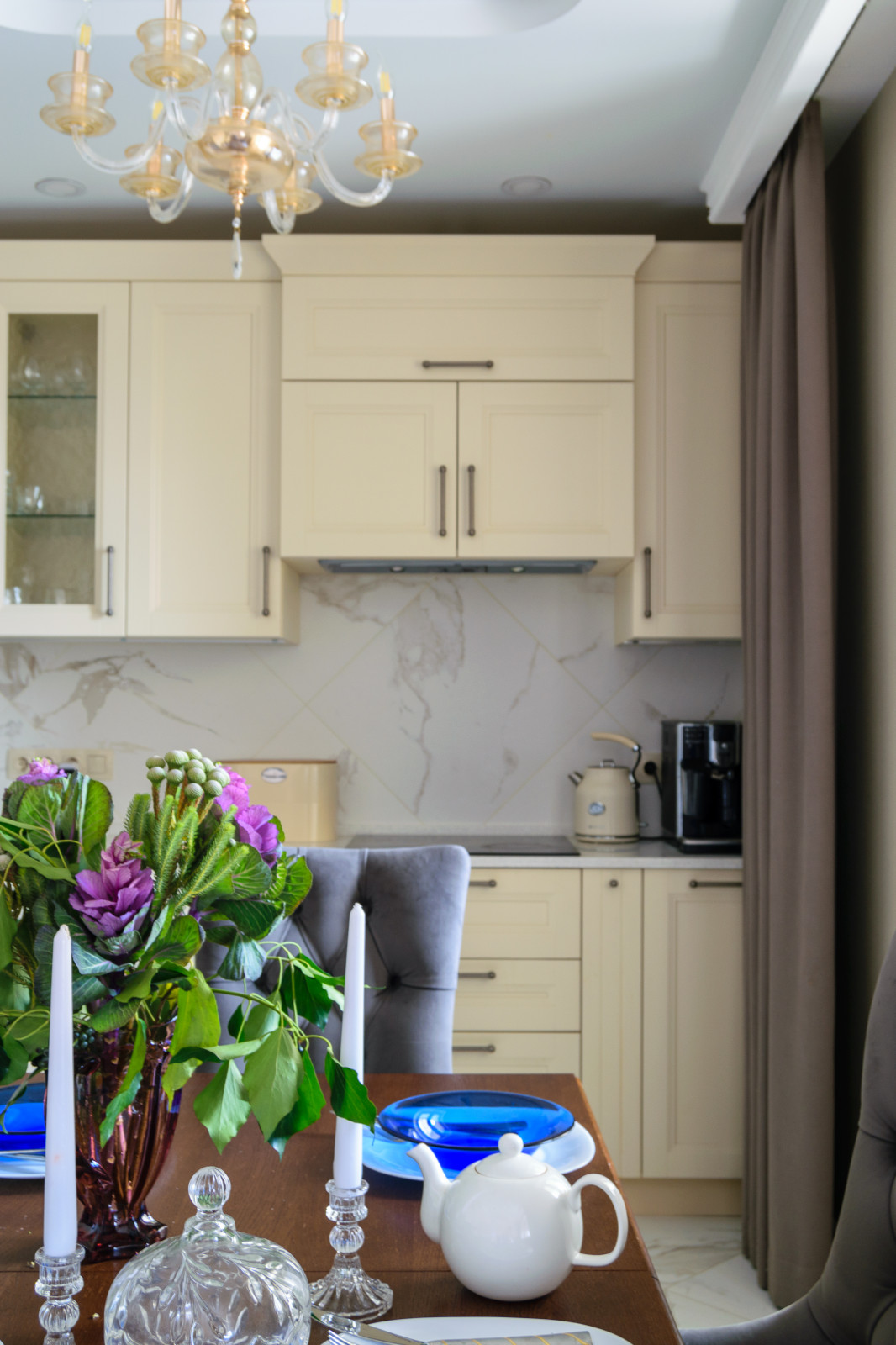 Светлая неоклассика в 3-х комнатной квартире для большой семьи с тремя детьми