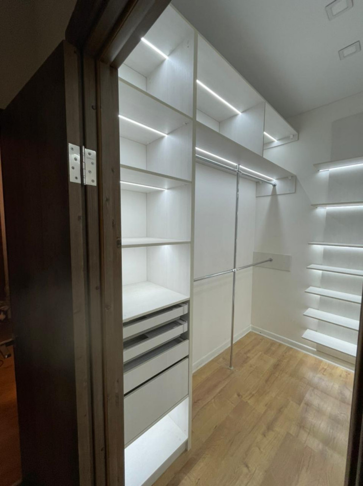 Гардеробная с подсветкой