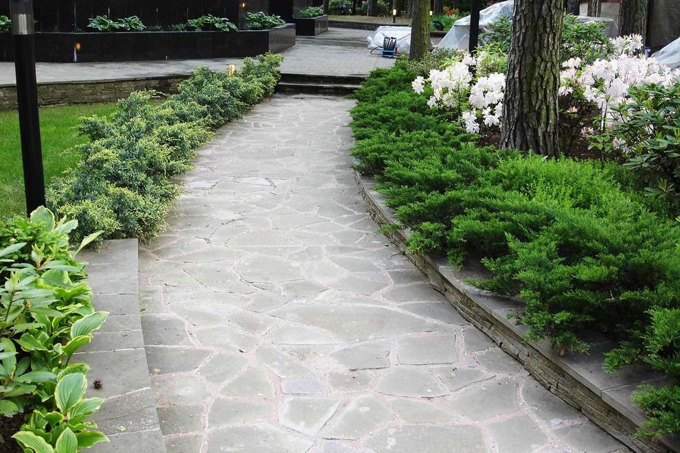 Сад с водоемом в КП " Сосновый Бор"