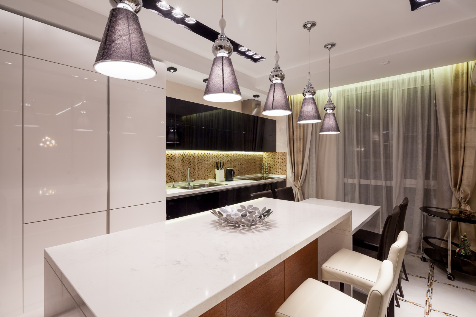 Шестикомнатная квартира в Нижнем Новгороде, 270 кв.м.