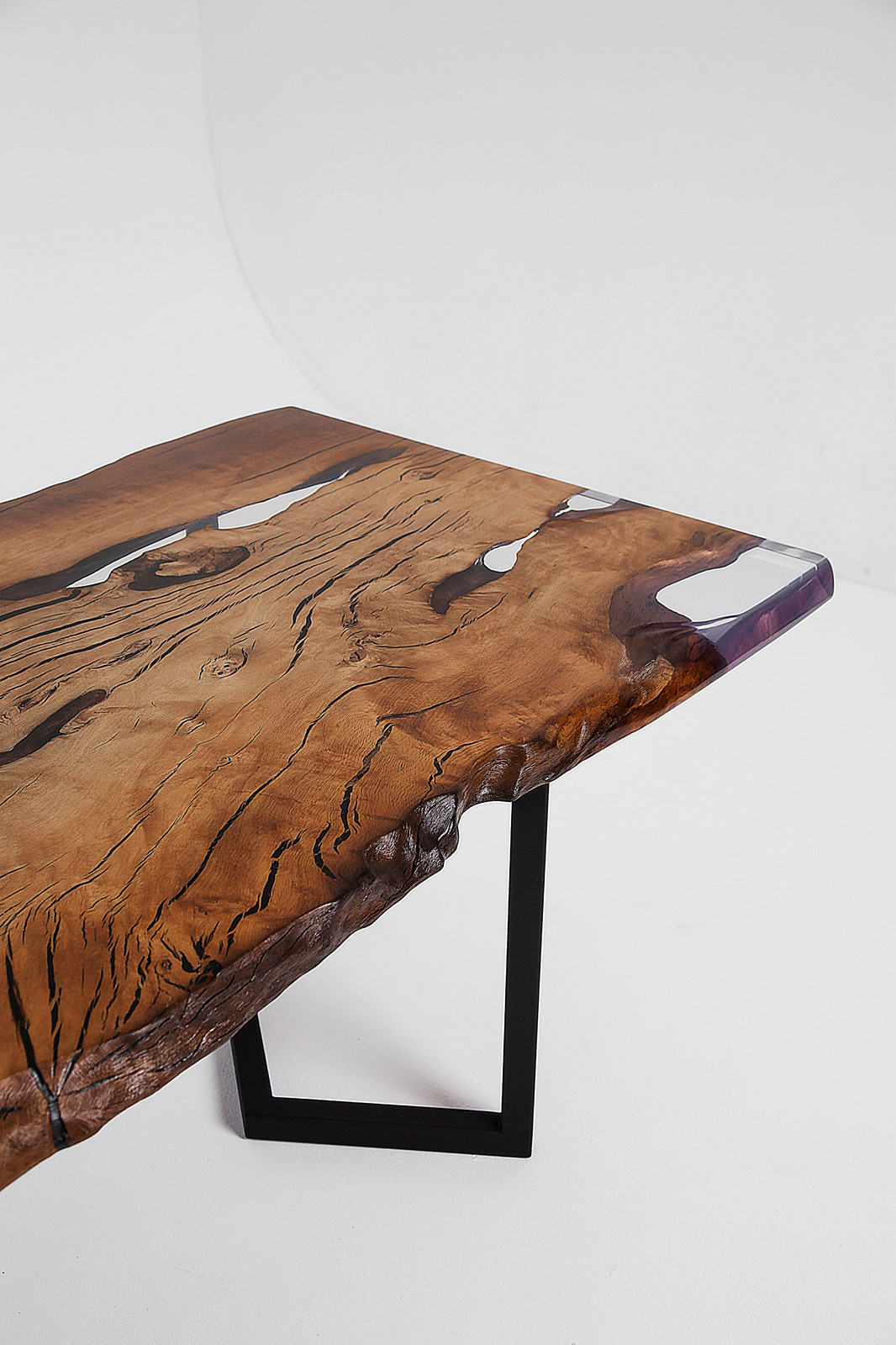 Стол из граба и акрила КЕМ