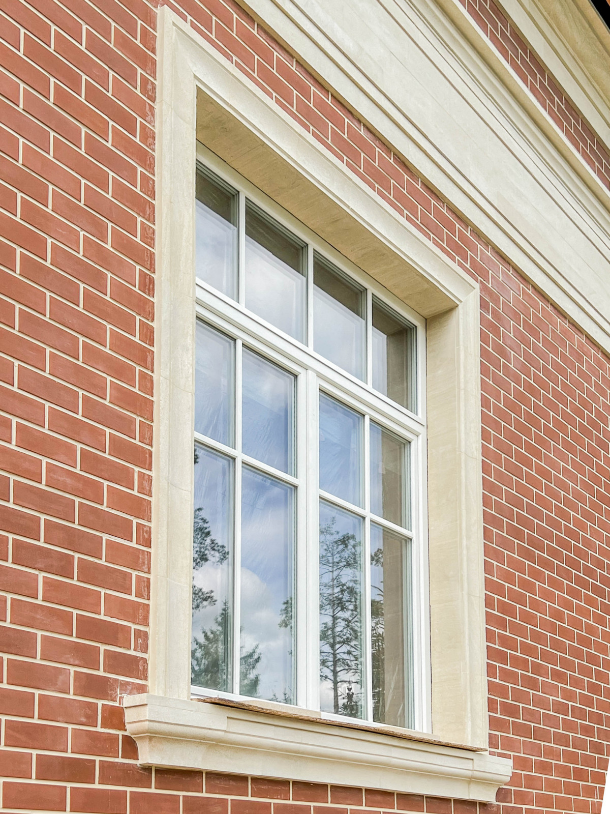 Остекление особняка в классическом стиле