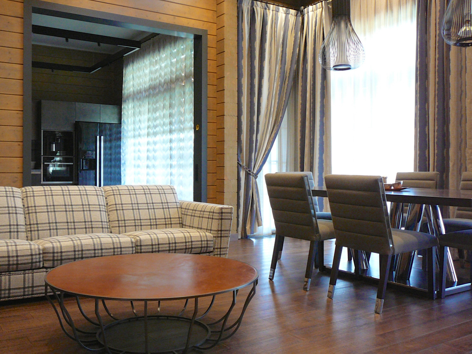 Гостиная и кухня.