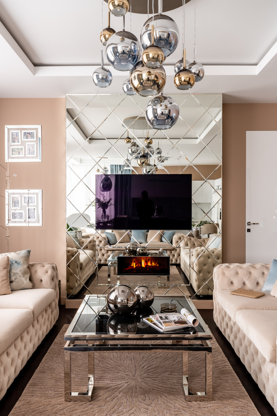 Бежевый и зеркала