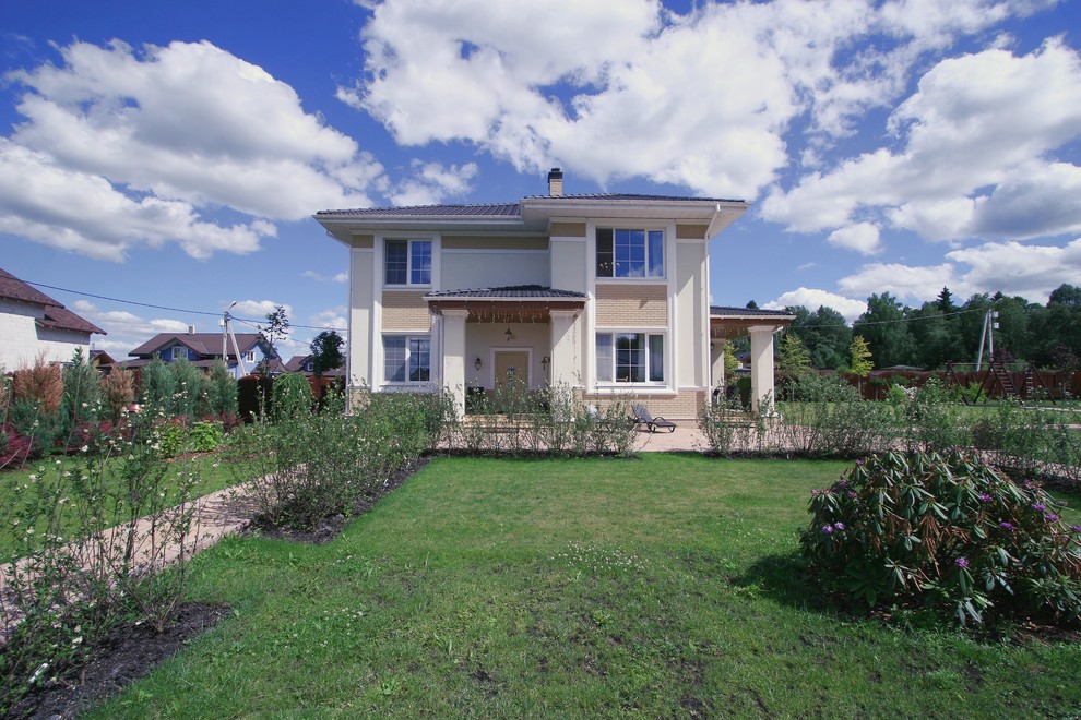 Архитектурный ансамбль из трех домов