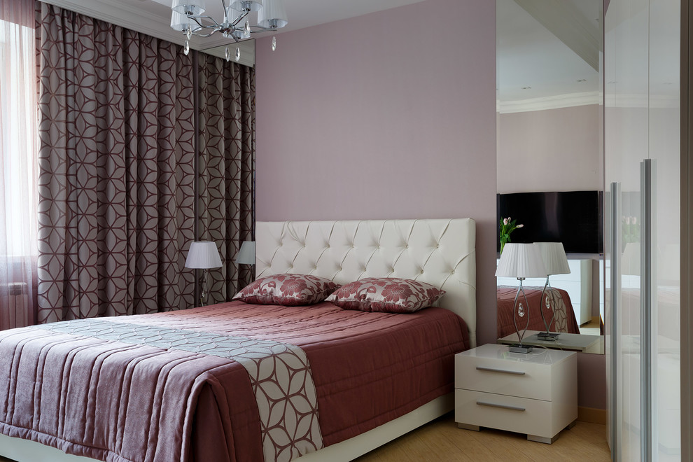 "Вокруг зеркальной колонны"