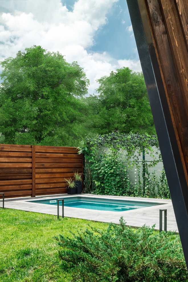 Бассейн возле дома в Краснодаре