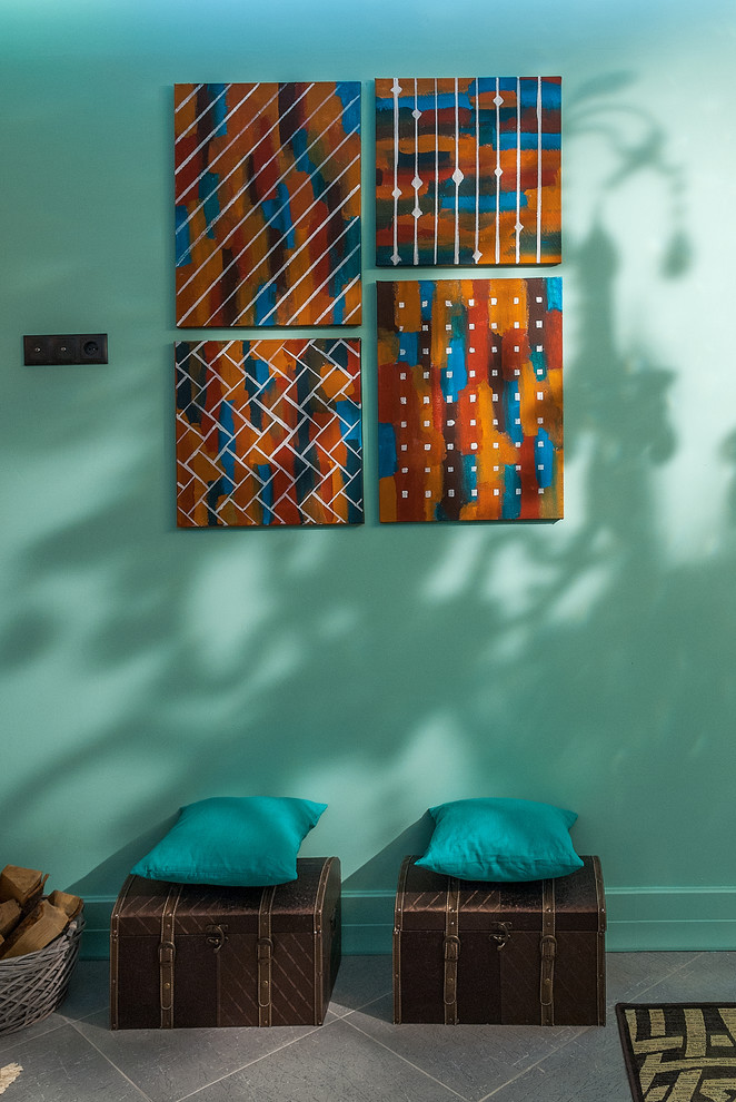 Яркие стены