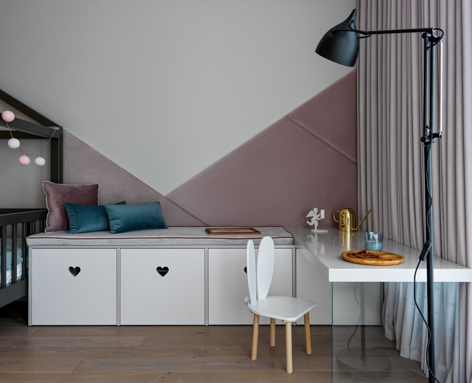MONE //150 sq. m.
