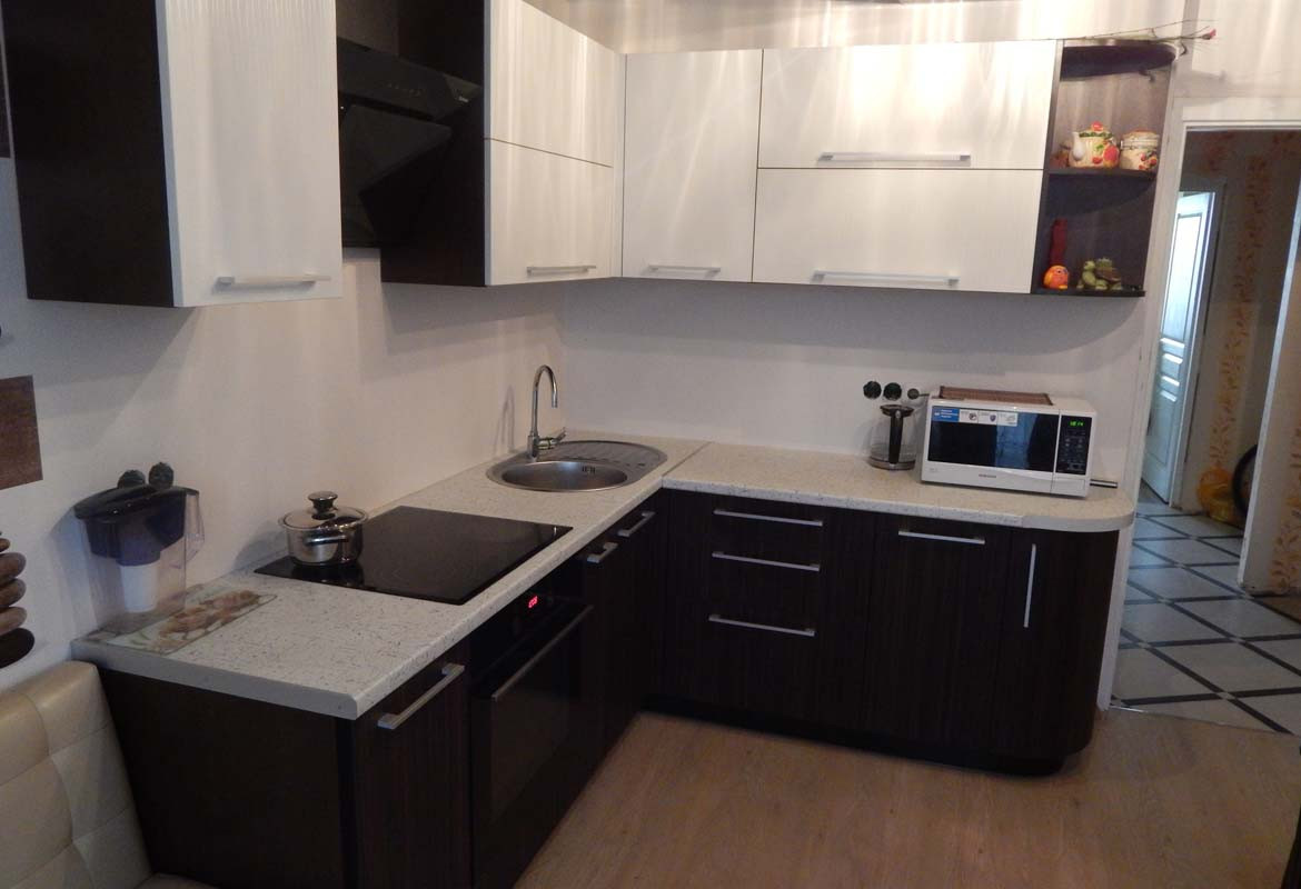 Кухни с фасадами из пластика