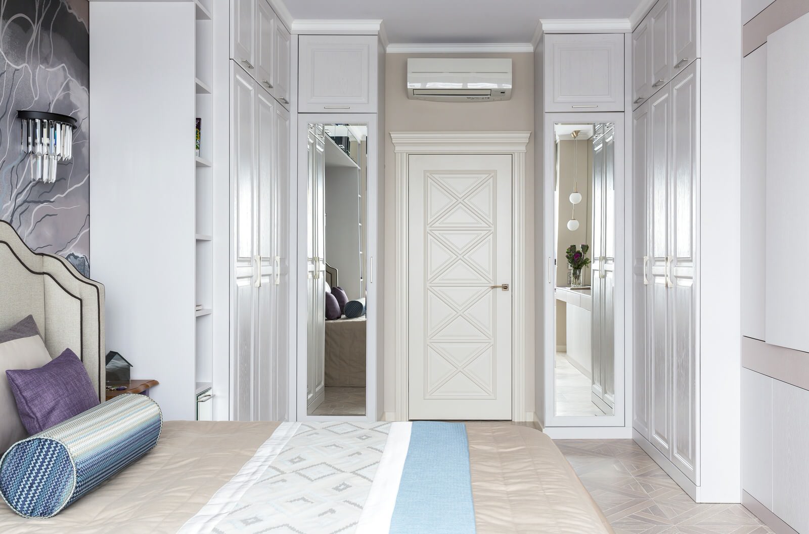 Квартира "Синий агат и яркая охра"