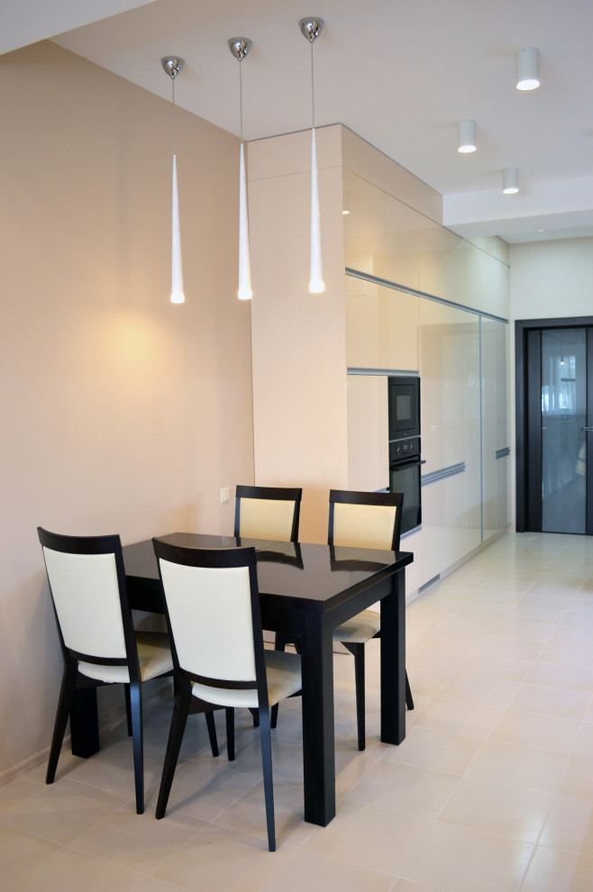 Две квартиры, объединённые в одну