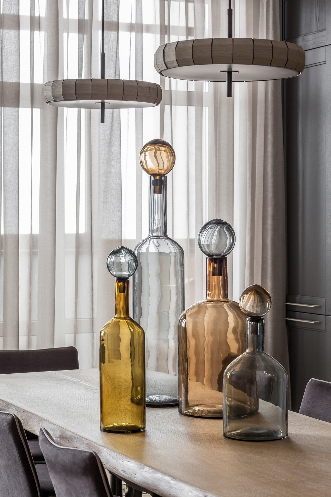 Обложка альбома: столовая