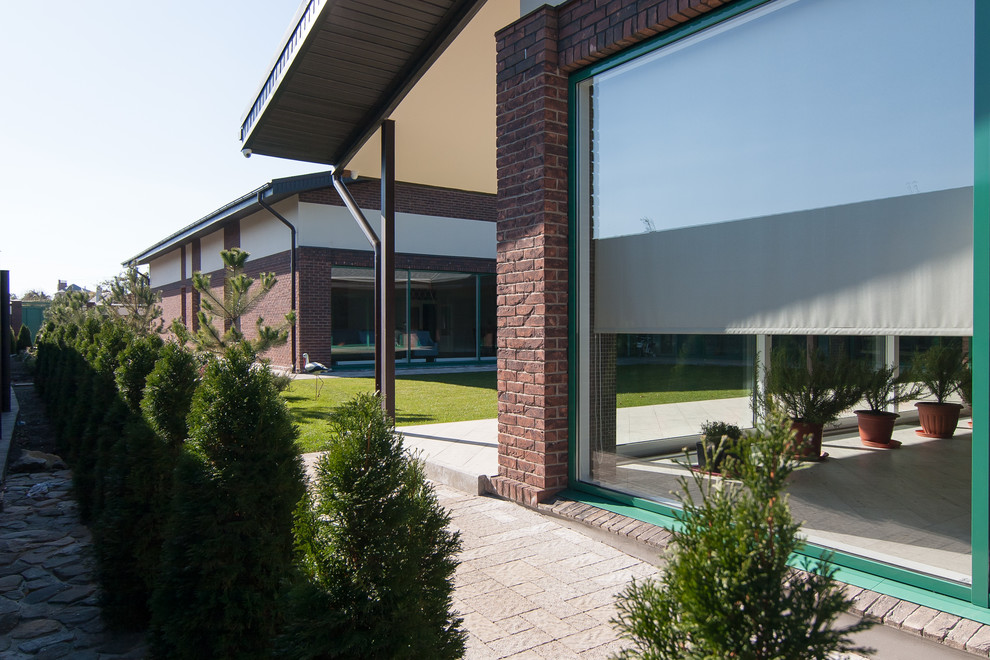 Одноэтажный жилой дом с бассейном и  SPA