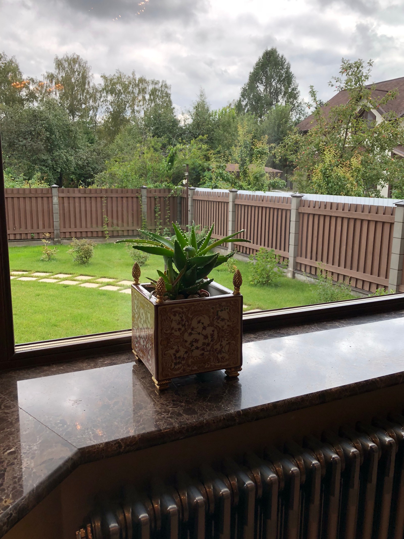 Кухня-столовая для любителей классики