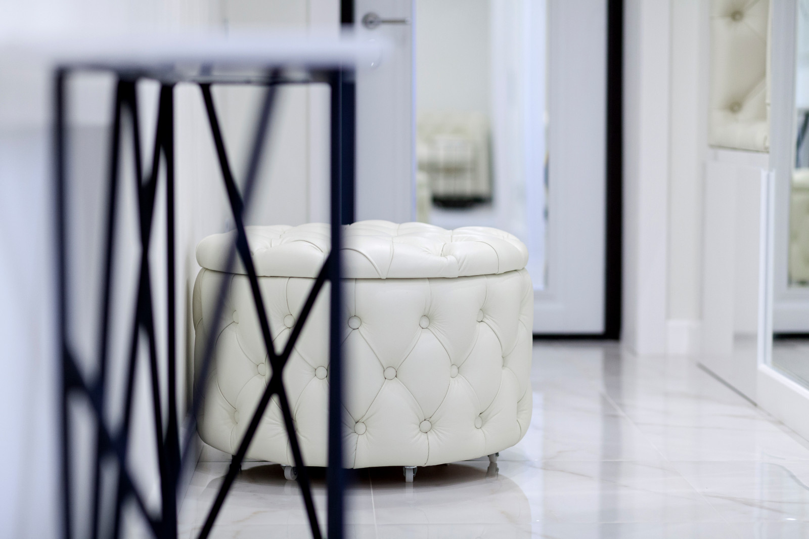 Интроверт House