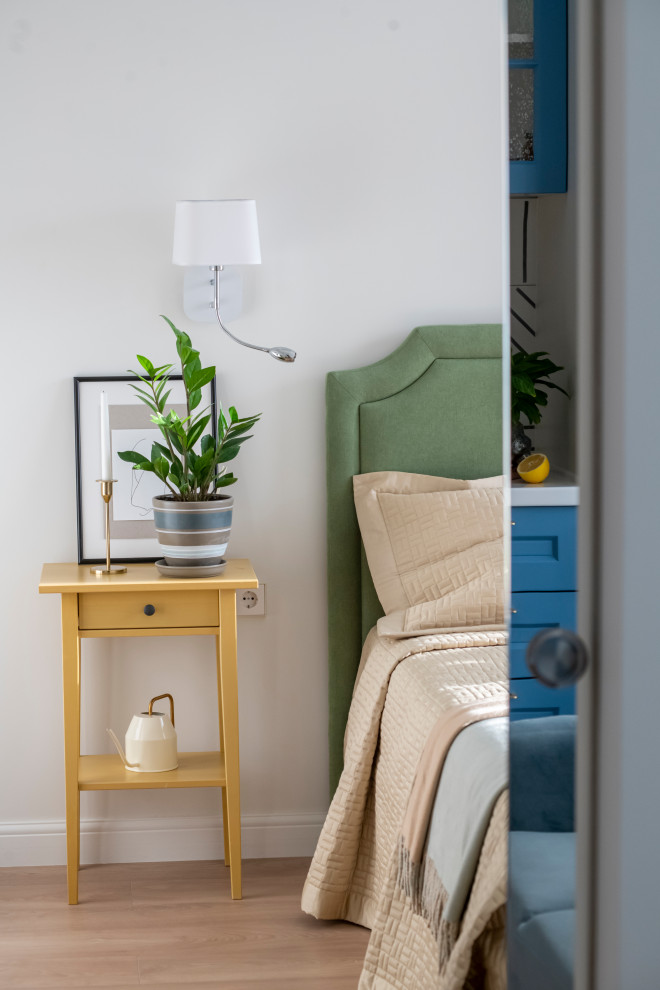 Квартира с акцентами и зеркальной дверью