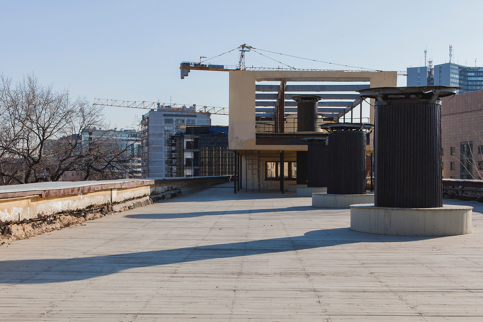 В гостях: Антон Носик и его квартира-ячейка в доме Наркомфина