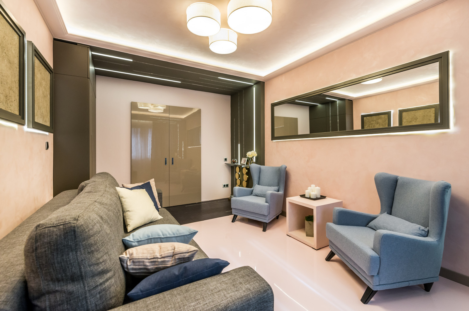 Гостиная под розовой пудрой