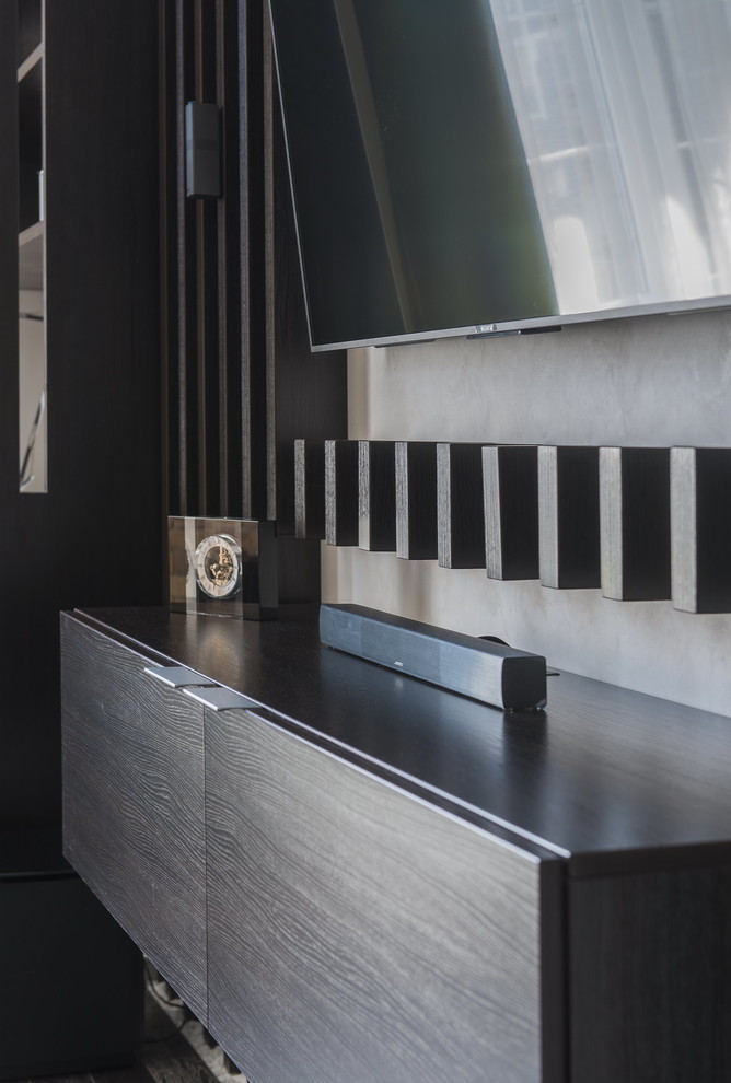 Частная квартира для него