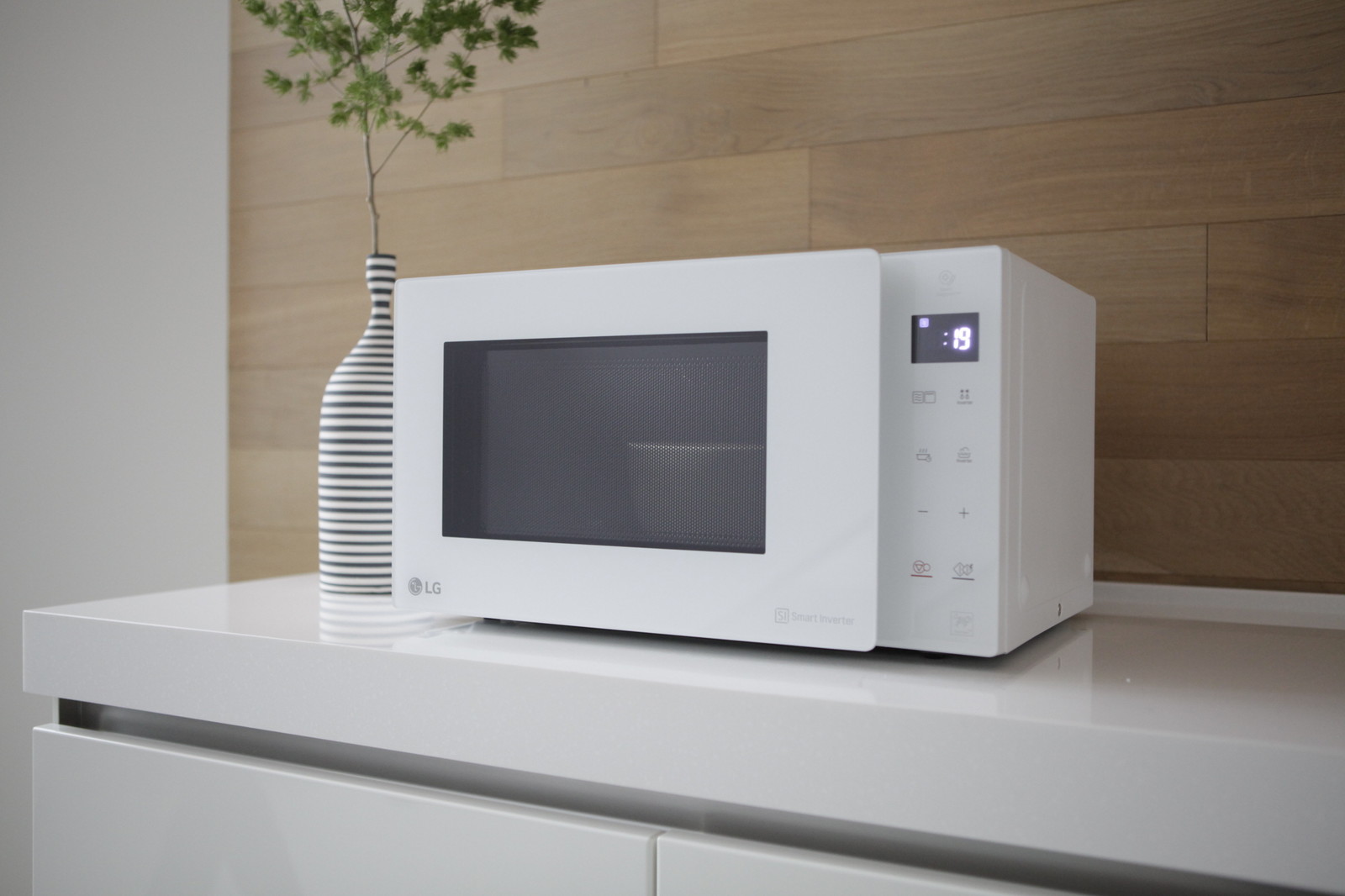 LG NeoChef в интерьере