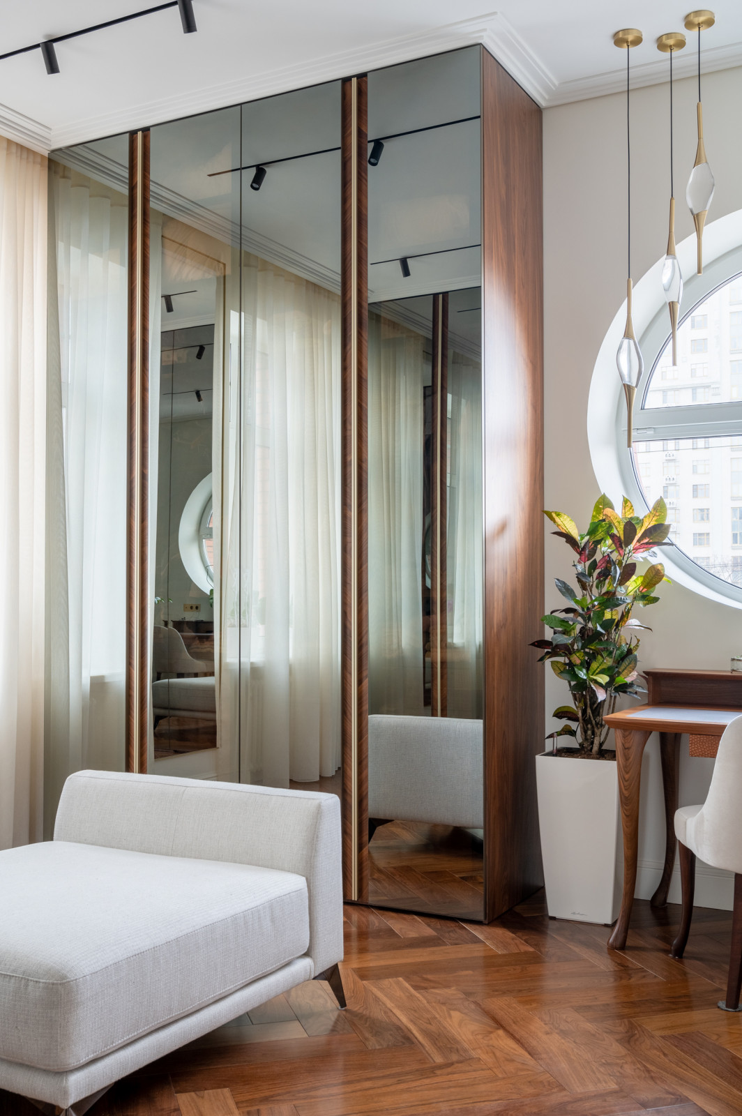 Шкафы в гардеробной