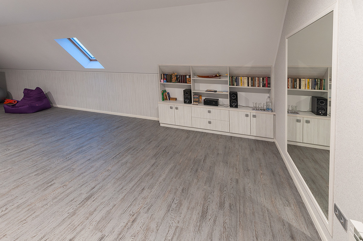 Коттедж в Заславле. Виниловые полы и ламинат