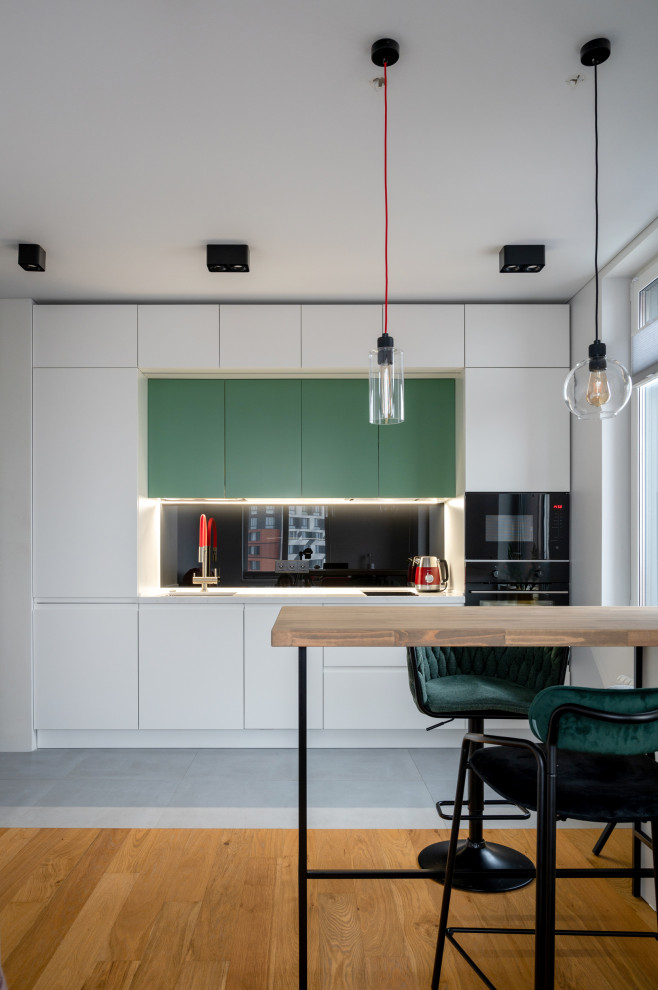 Светлая стильная кухня