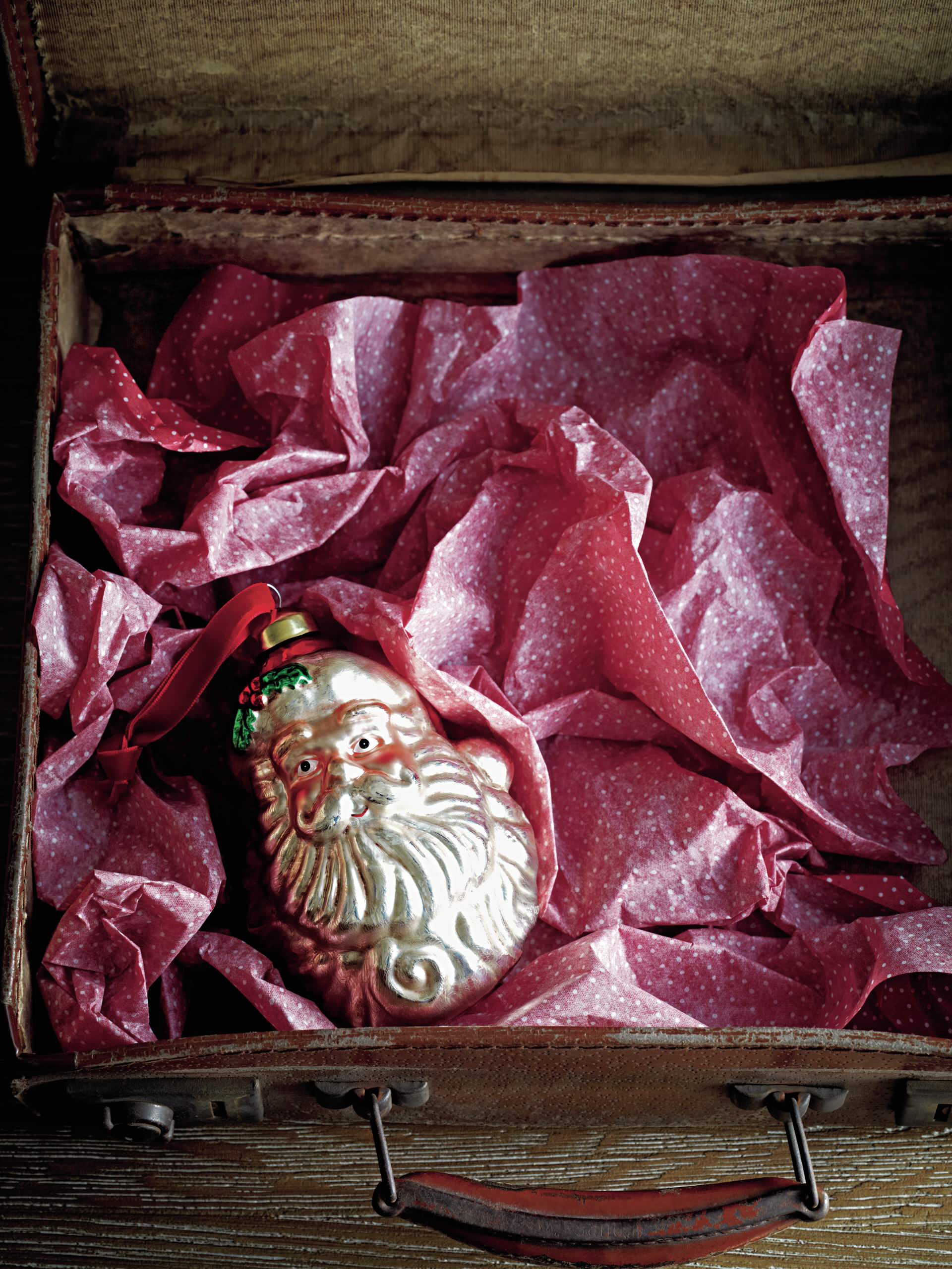 Хороший вопрос: Как хранить елочные игрушки и гирлянды