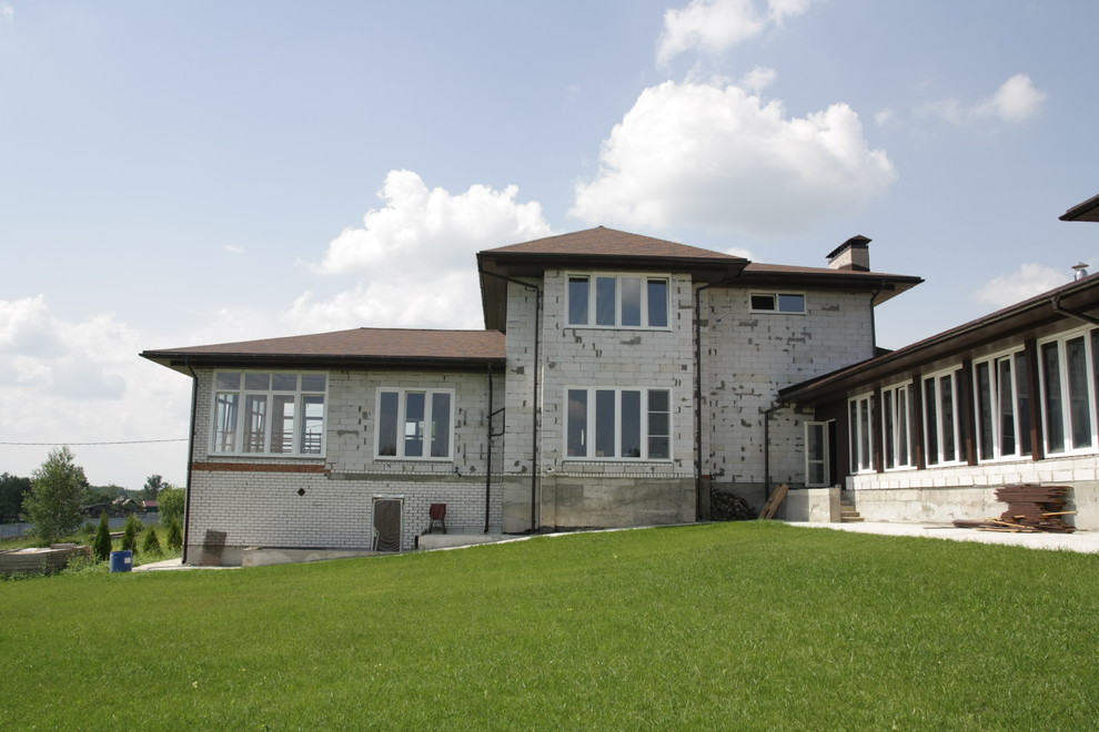 Жилой дом с бассейном