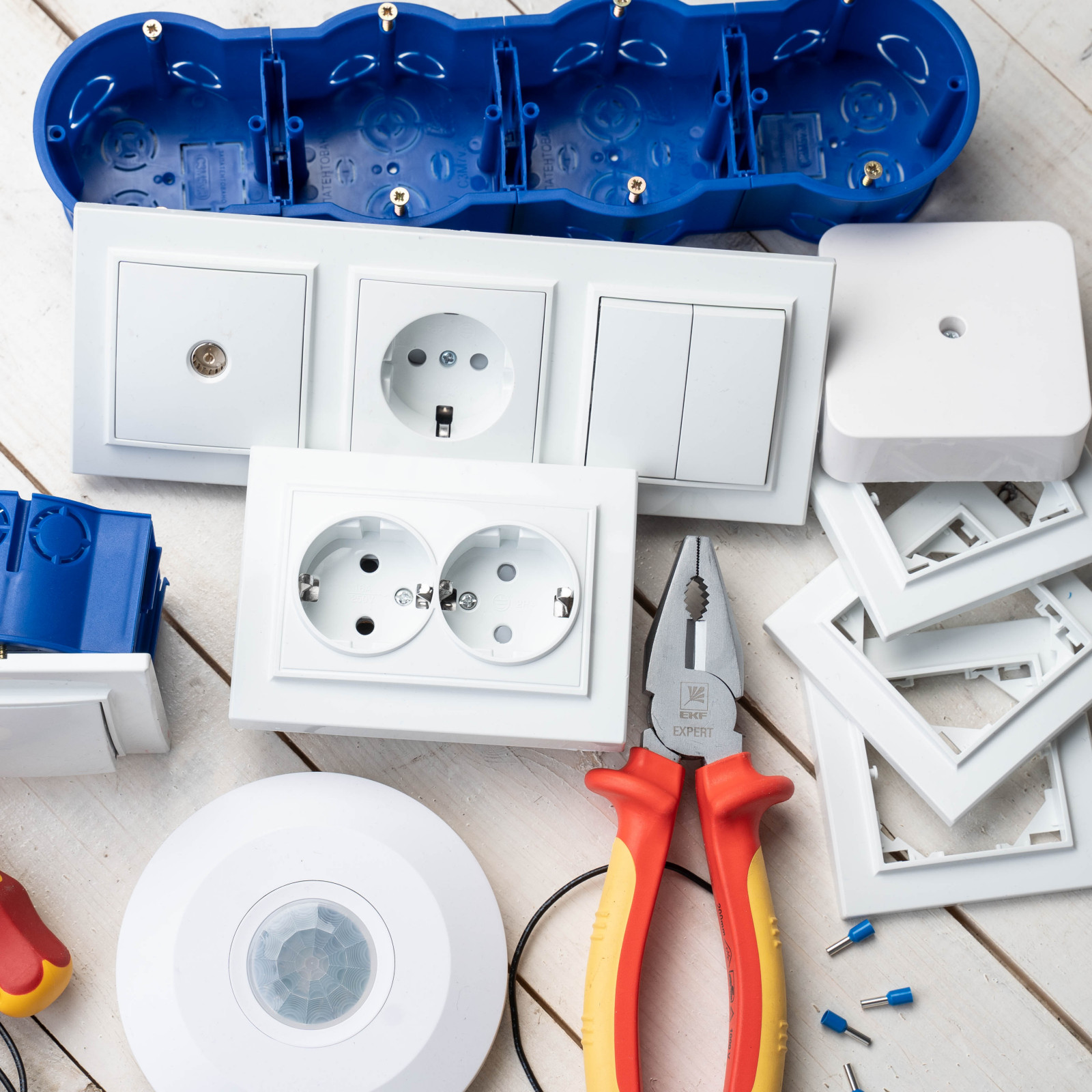 Электроустановочные изделия EKF