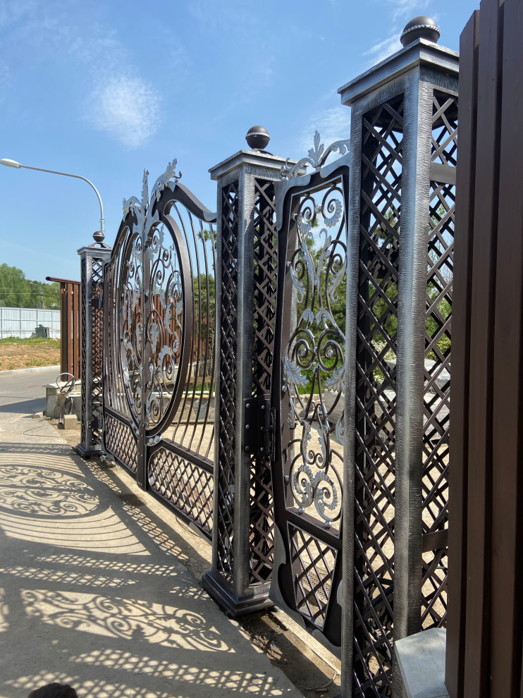 Европейские кованые ворота.