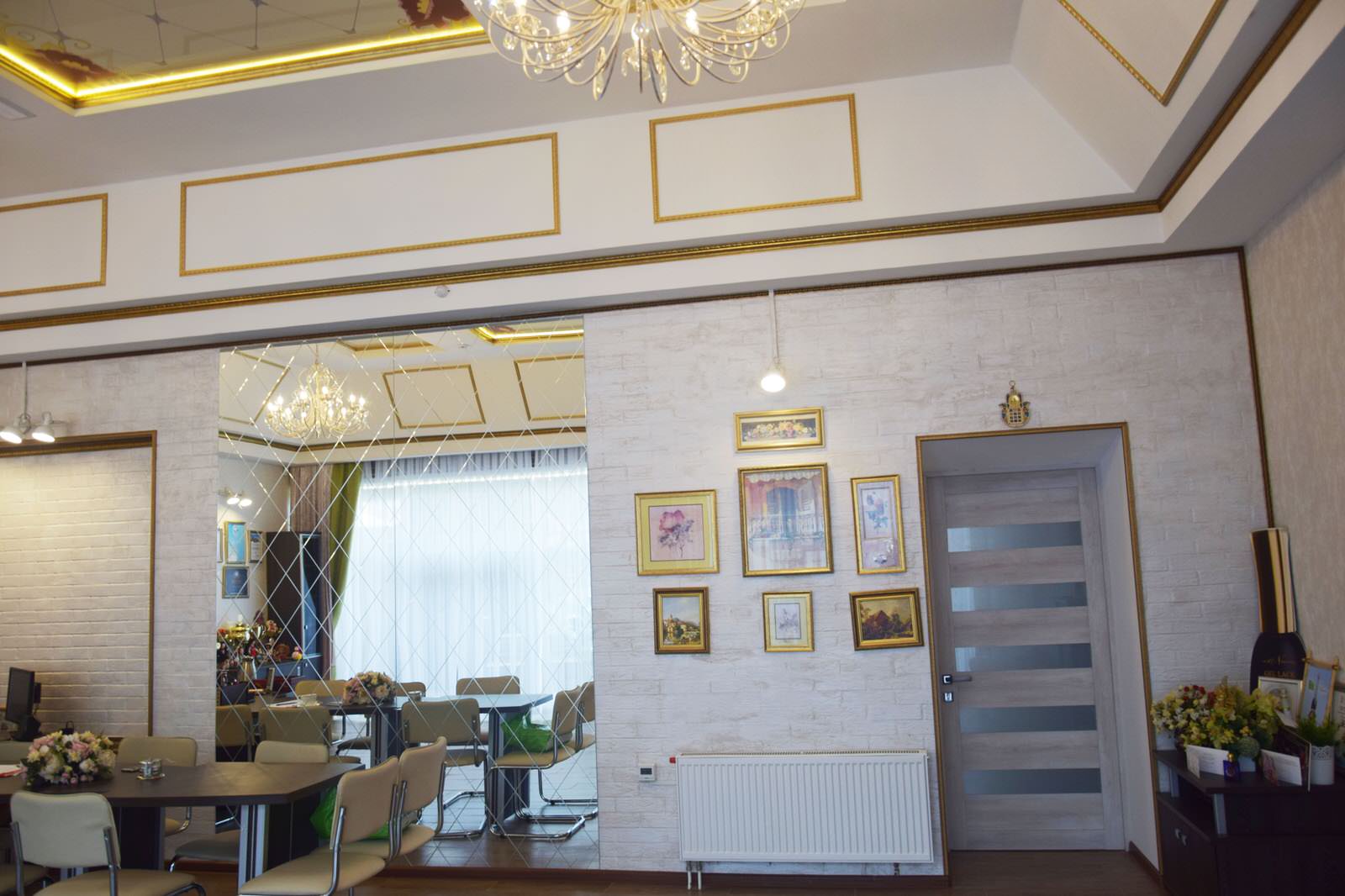 The Royal Cabinet / Королевский кабинет. Реализован