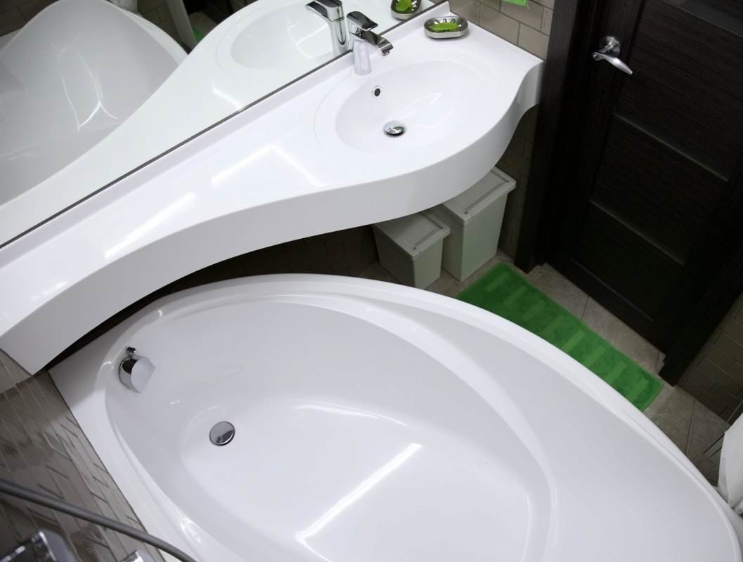 Ванна Грация и раковина Фокус в интерьере