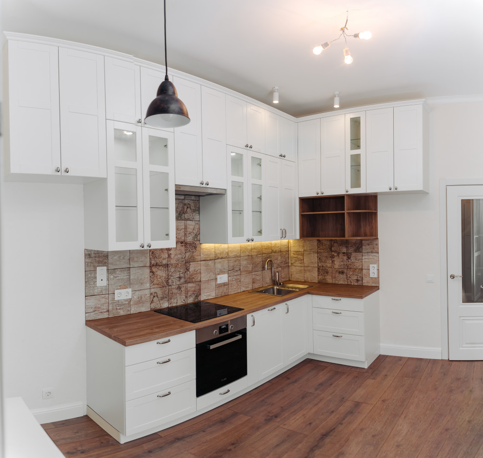 Кухня в скандинавском стиле для юной девушки програмиста