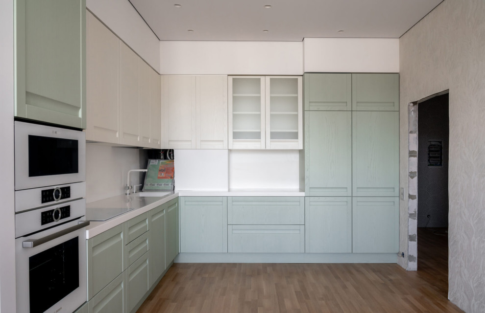 Кухня Натали из массива ясеня в цвете Авалон и Космик Латте от дизайнера