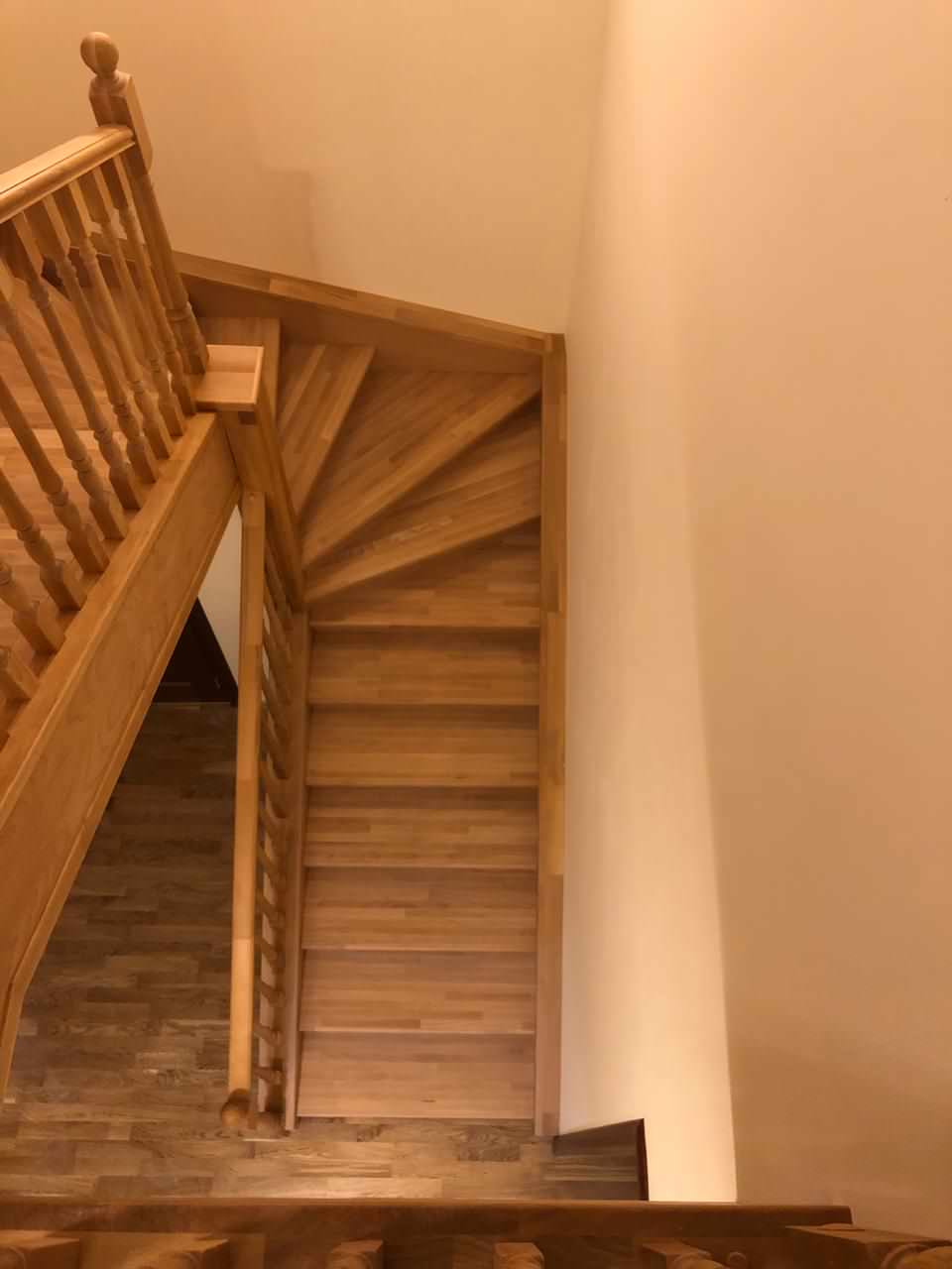 Классическая деревянная лестница