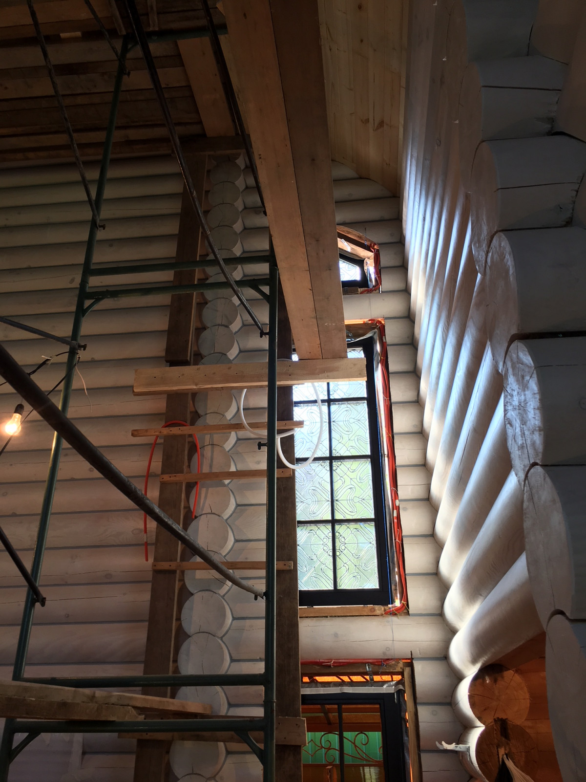 Витражи Реалистик в окнах загородного дома