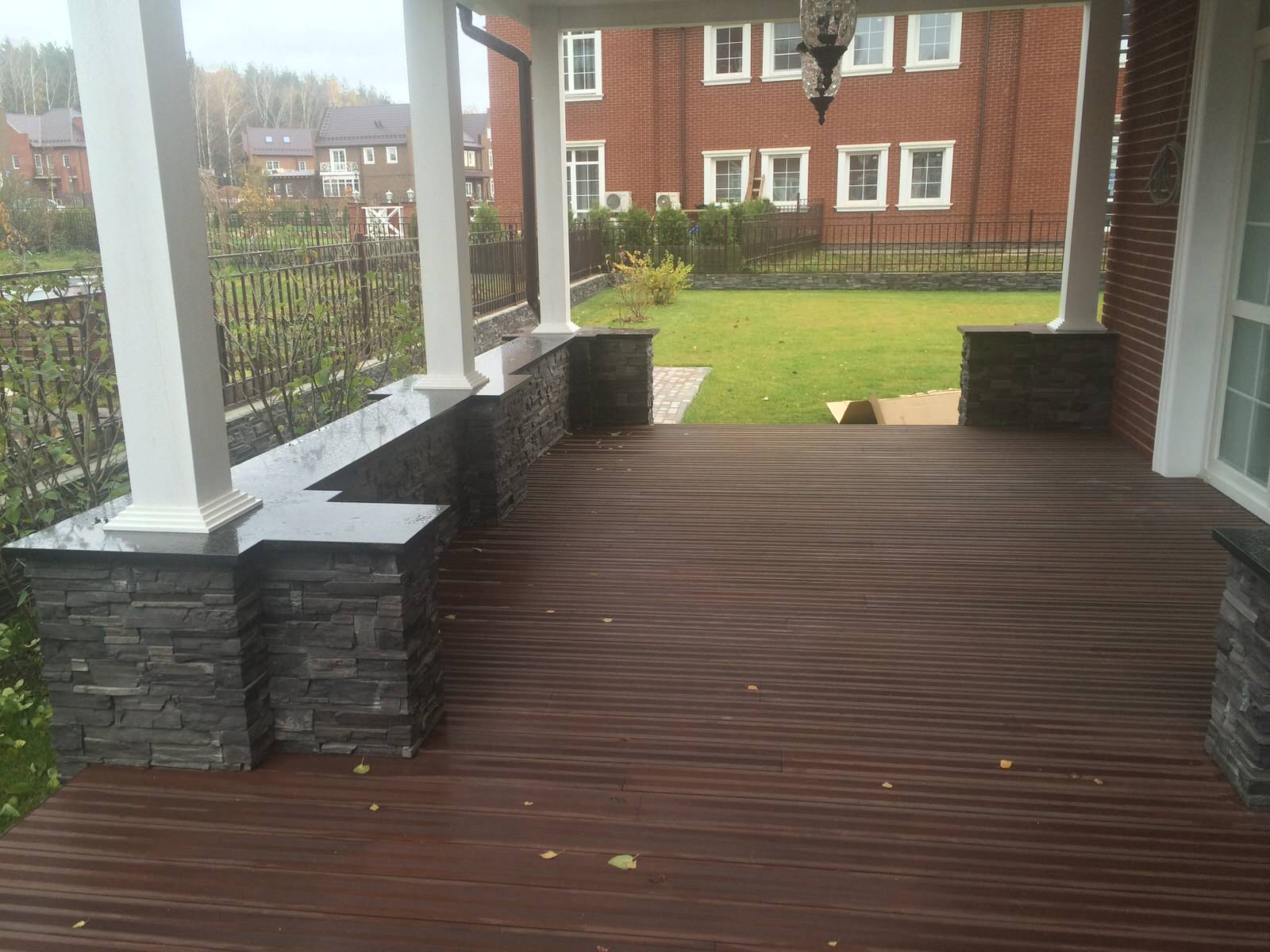 КП Бристоль, изделия из камня