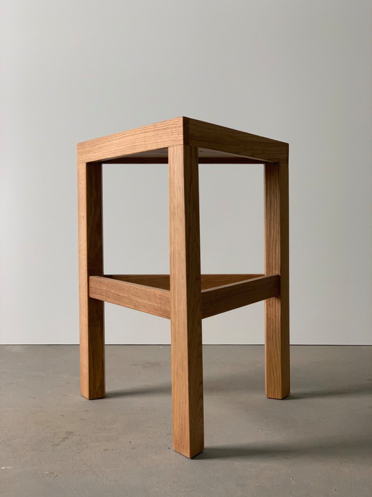 Обложка проекта: Треугольный табурет