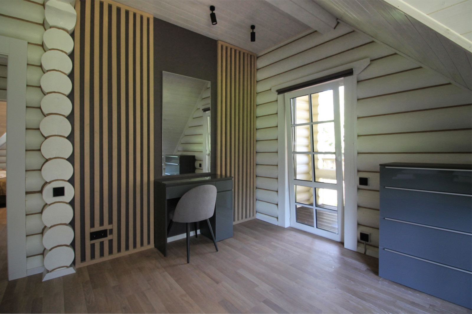 Срубовой коттедж 38 в п.Рощино, Ленинградская обл. Царство-Королевство