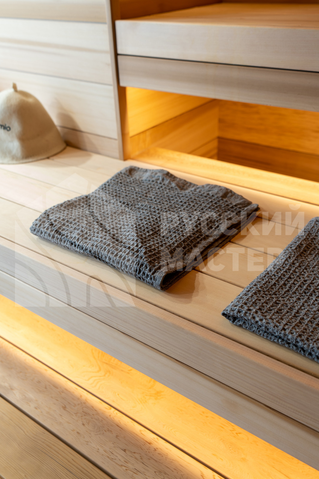 Обложка проекта: Сауна и бассейн из тигрового дерева и канадского кедра