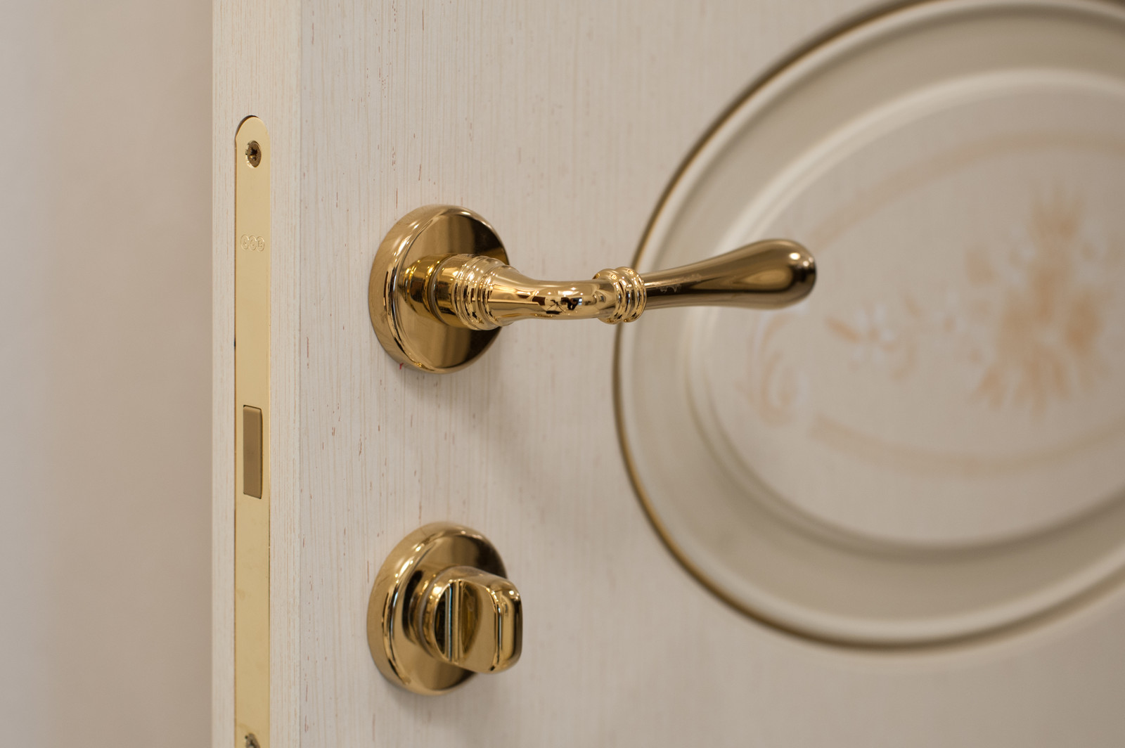 Реализованный проект квартиры в стиле итальянской классики в центре Петербурга