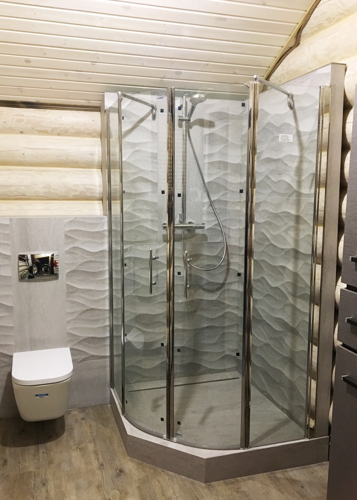 Санузлы в домах из бревна