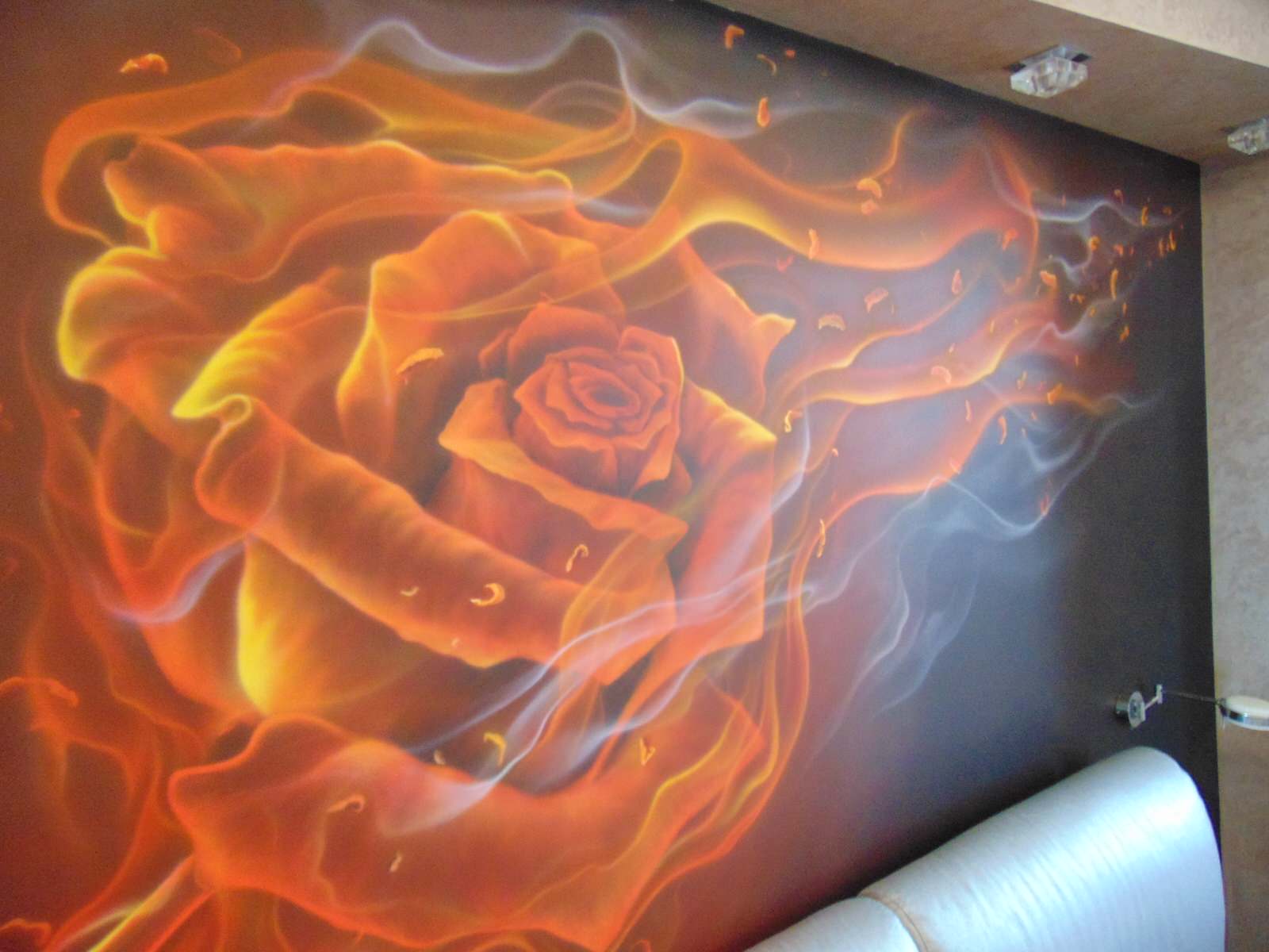 Оформление стены в квартире