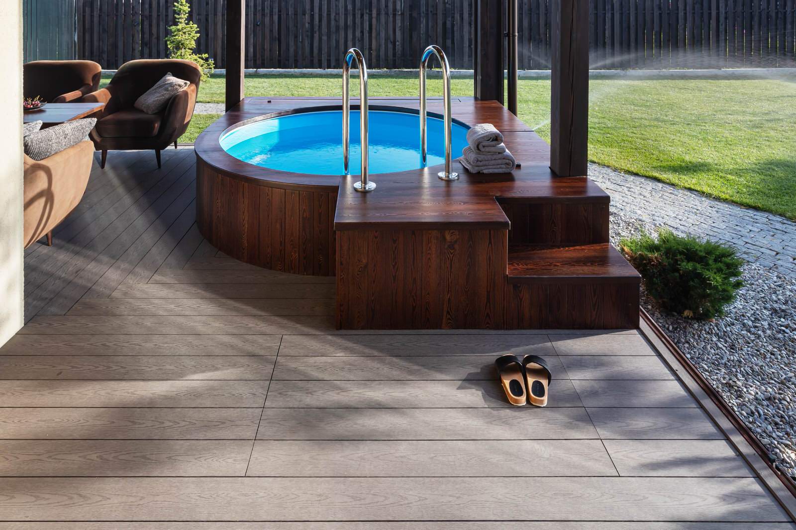 Остекленная терраса ЕЩЕ НЕМНОГО ЛЕТА