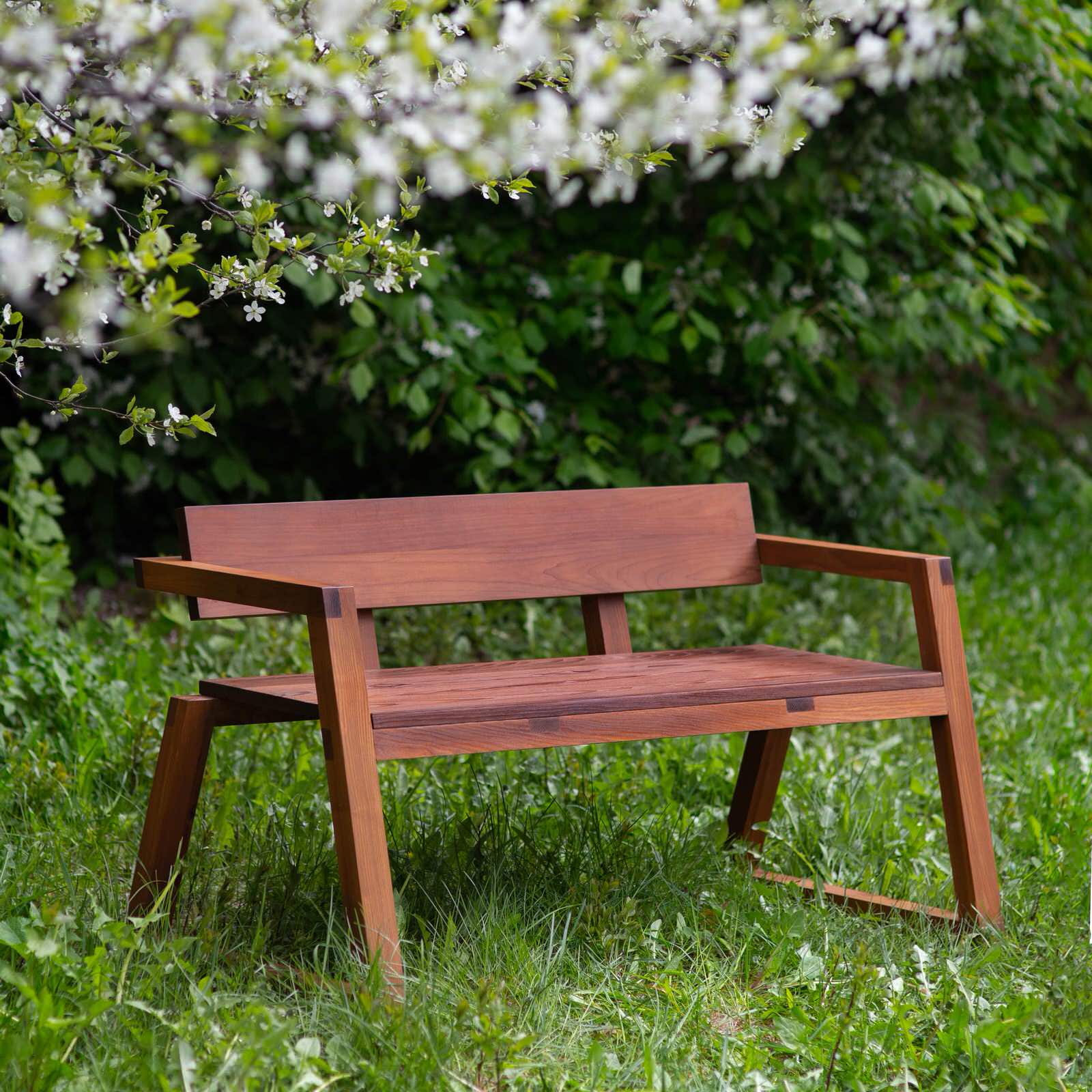 Деревянная садовая мебель из массива термоясеня