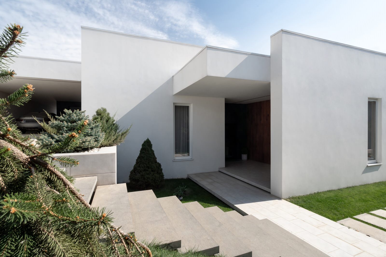 Белый дом на юге России