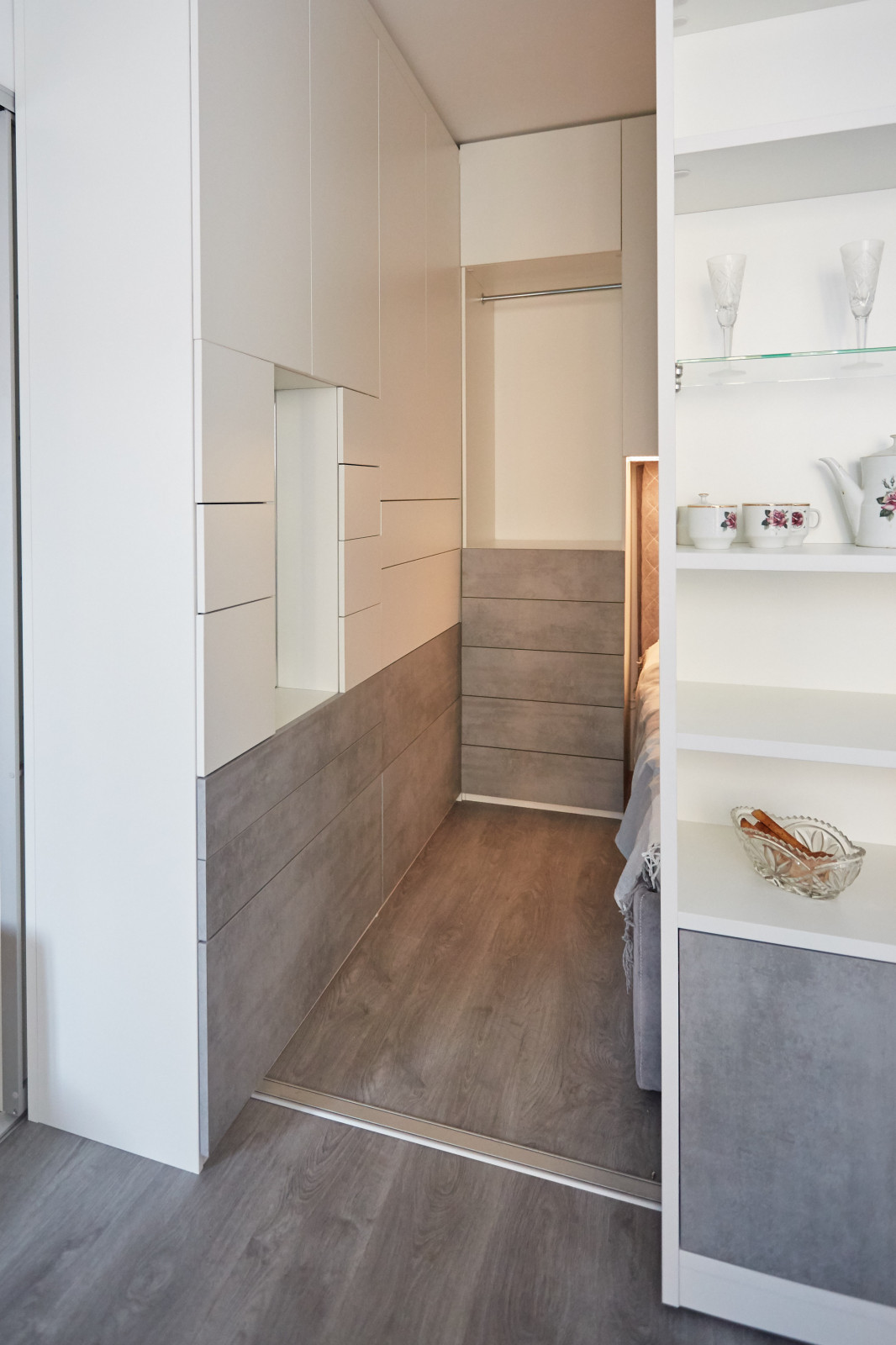 Корпусный шкаф в спальню raumplus